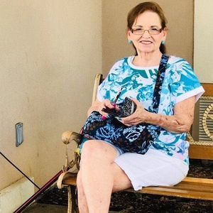 Meet your Posher, Gloria